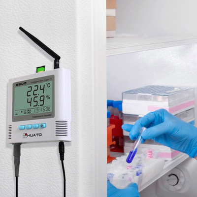 Chiny Rejestrator temperatury w szpitalu / rejestrator danych z modułem Gsm 135 mm * 124 mm * 35 mm dostawca